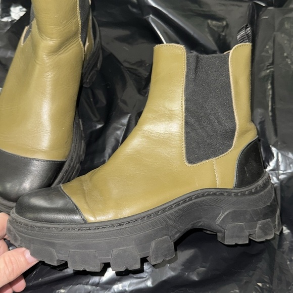 Each Other Olive & Black Leather Lug Platform Rugged Sole Ankle Boot Size 36 - Picture 9 of 15